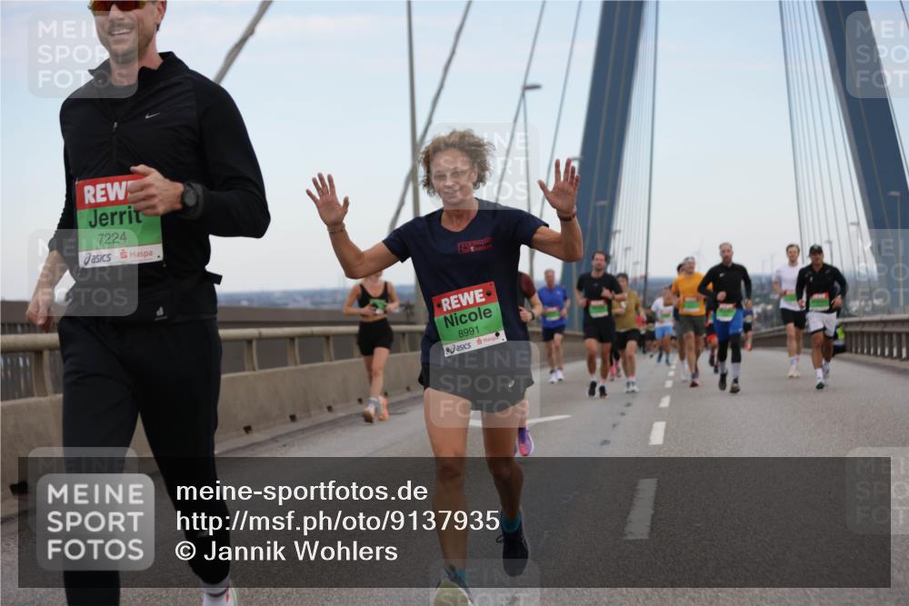 03.10.2025 - Köhlbrandbrückenlauf Jannik Wohlers http://msf.ph/oto/9137935 03.10.2025 15:25:20 Position 1 7224, 8991 meine-sportfotos.de