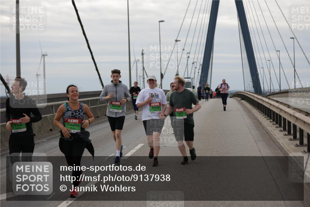03.10.2025 - Köhlbrandbrückenlauf Jannik Wohlers http://msf.ph/oto/9137938 03.10.2025 16:08:07 Position 1 9555, 9554, 8749 meine-sportfotos.de