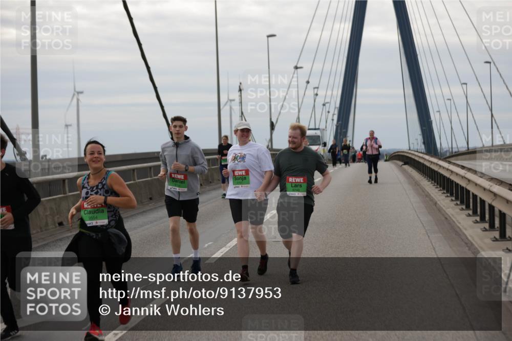 03.10.2025 - Köhlbrandbrückenlauf Jannik Wohlers http://msf.ph/oto/9137953 03.10.2025 16:08:07 Position 1 9554, 8751, 8749 meine-sportfotos.de