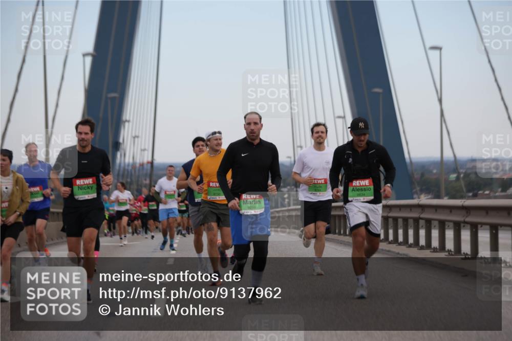 03.10.2025 - Köhlbrandbrückenlauf Jannik Wohlers http://msf.ph/oto/9137962 03.10.2025 15:25:22 Position 1 7175, 9730, 9299, 9634 meine-sportfotos.de