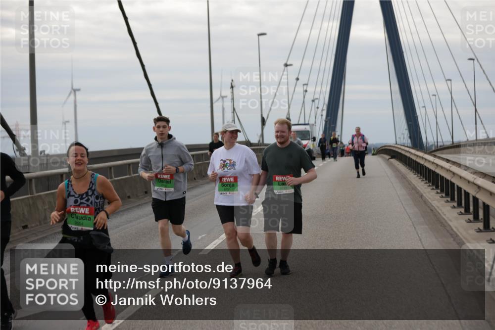 03.10.2025 - Köhlbrandbrückenlauf Jannik Wohlers http://msf.ph/oto/9137964 03.10.2025 16:08:07 Position 1 9554, 8751 meine-sportfotos.de