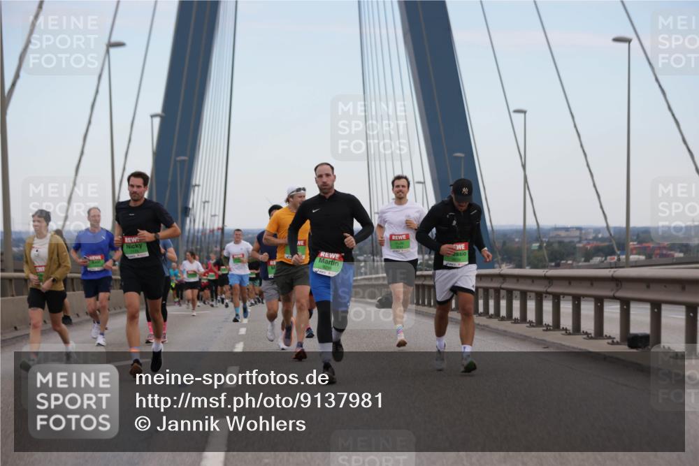 03.10.2025 - Köhlbrandbrückenlauf Jannik Wohlers http://msf.ph/oto/9137981 03.10.2025 15:25:22 Position 1  meine-sportfotos.de