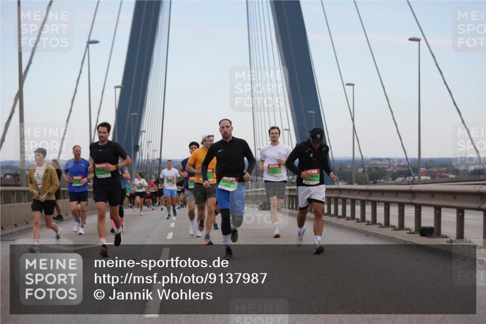 03.10.2025 - Köhlbrandbrückenlauf Jannik Wohlers http://msf.ph/oto/9137987 03.10.2025 15:25:23 Position 1  meine-sportfotos.de