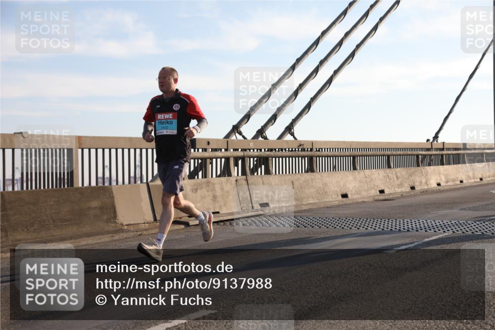 03.10.2025 - Köhlbrandbrückenlauf Yannick Fuchs http://msf.ph/oto/9137988 03.10.2025 08:22:03 Position 2 3402 meine-sportfotos.de