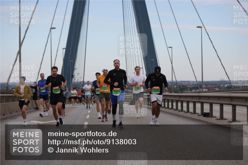 03.10.2025 - Köhlbrandbrückenlauf Jannik Wohlers http://msf.ph/oto/9138003 03.10.2025 15:25:23 Position 1  meine-sportfotos.de