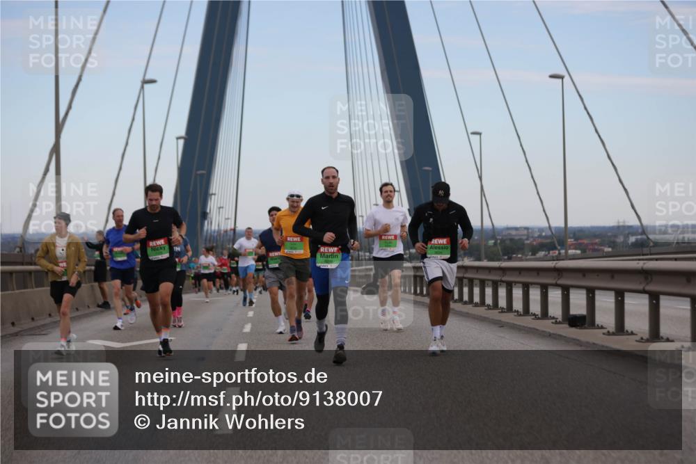 03.10.2025 - Köhlbrandbrückenlauf Jannik Wohlers http://msf.ph/oto/9138007 03.10.2025 15:25:23 Position 1  meine-sportfotos.de
