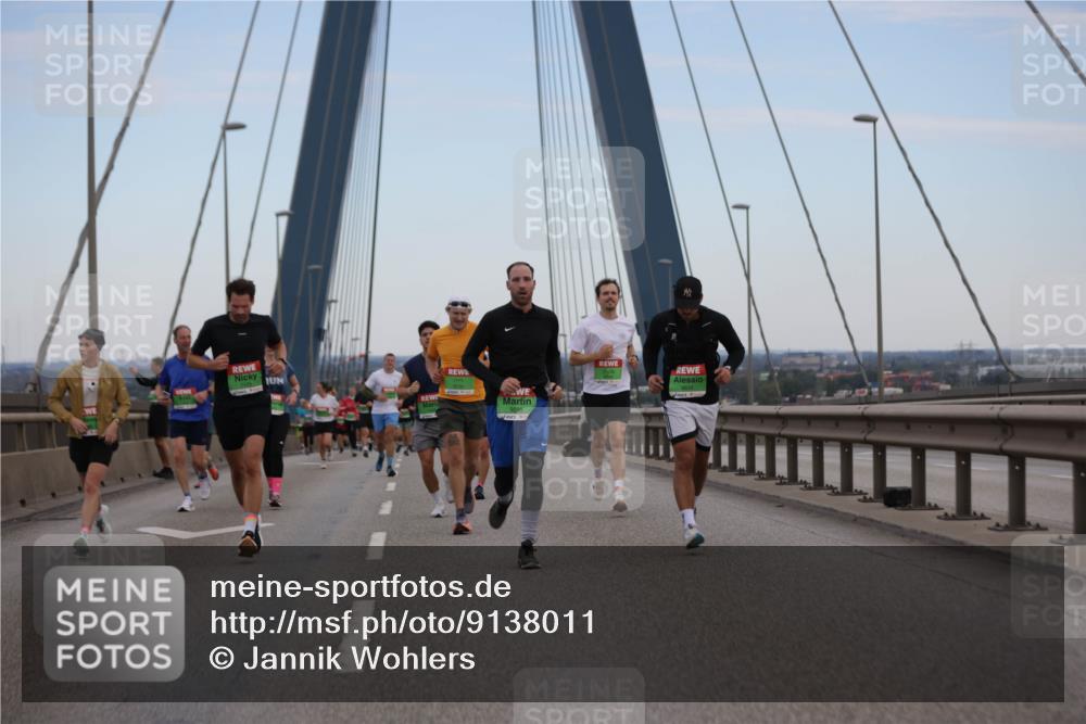 03.10.2025 - Köhlbrandbrückenlauf Jannik Wohlers http://msf.ph/oto/9138011 03.10.2025 15:25:23 Position 1  meine-sportfotos.de