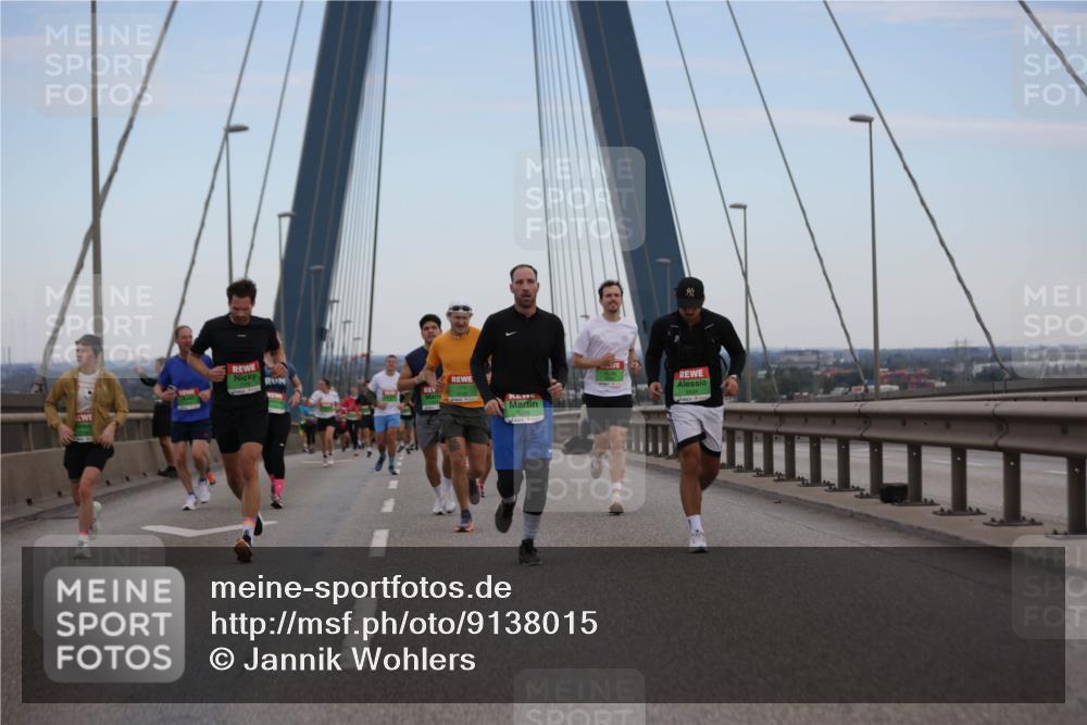 03.10.2025 - Köhlbrandbrückenlauf Jannik Wohlers http://msf.ph/oto/9138015 03.10.2025 15:25:23 Position 1  meine-sportfotos.de