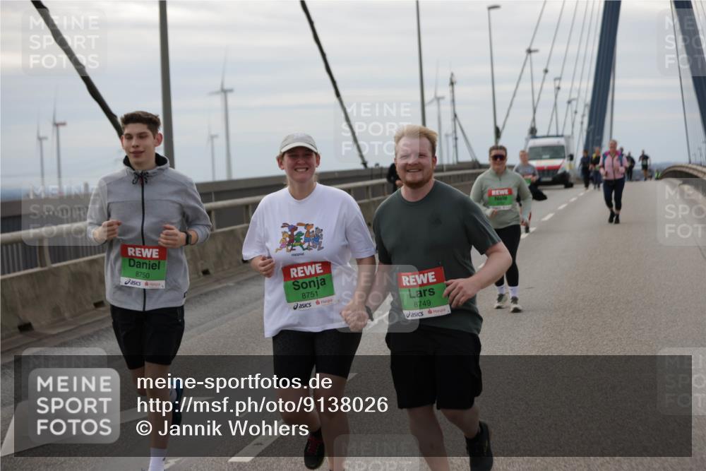 03.10.2025 - Köhlbrandbrückenlauf Jannik Wohlers http://msf.ph/oto/9138026 03.10.2025 16:08:09 Position 1 8750, 8751, 8749 meine-sportfotos.de