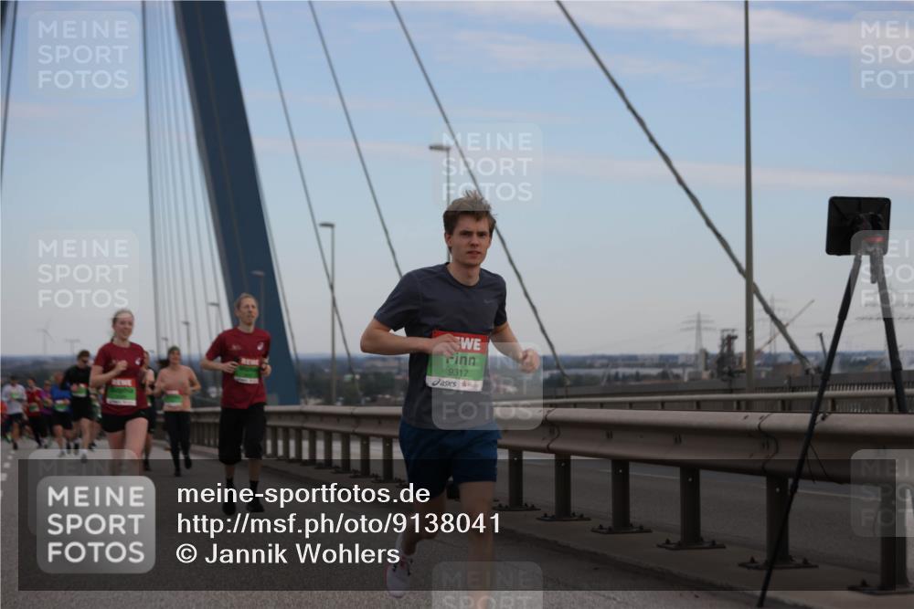 03.10.2025 - Köhlbrandbrückenlauf Jannik Wohlers http://msf.ph/oto/9138041 03.10.2025 15:28:10 Position 1 9317 meine-sportfotos.de