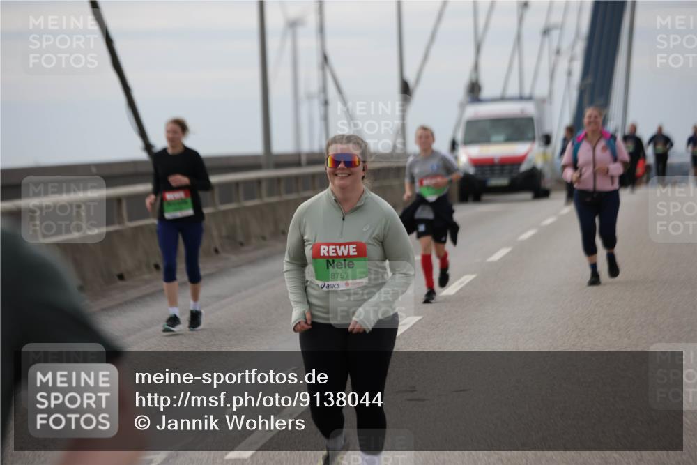 03.10.2025 - Köhlbrandbrückenlauf Jannik Wohlers http://msf.ph/oto/9138044 03.10.2025 16:08:10 Position 1 8757 meine-sportfotos.de