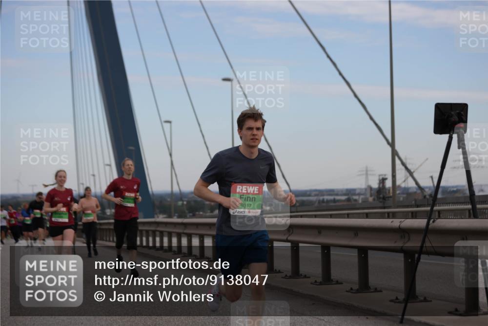 03.10.2025 - Köhlbrandbrückenlauf Jannik Wohlers http://msf.ph/oto/9138047 03.10.2025 15:28:10 Position 1 9317 meine-sportfotos.de