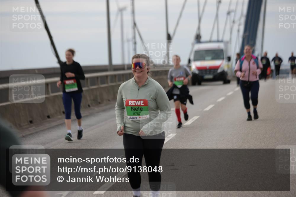 03.10.2025 - Köhlbrandbrückenlauf Jannik Wohlers http://msf.ph/oto/9138048 03.10.2025 16:08:10 Position 1 8757 meine-sportfotos.de