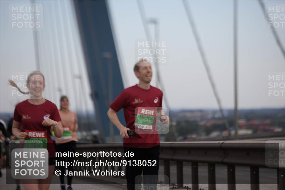 03.10.2025 - Köhlbrandbrückenlauf Jannik Wohlers http://msf.ph/oto/9138052 03.10.2025 15:28:11 Position 1 9068, 9067 meine-sportfotos.de
