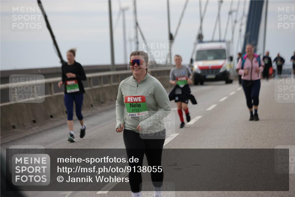 03.10.2025 - Köhlbrandbrückenlauf Jannik Wohlers http://msf.ph/oto/9138055 03.10.2025 16:08:10 Position 1 8757 meine-sportfotos.de