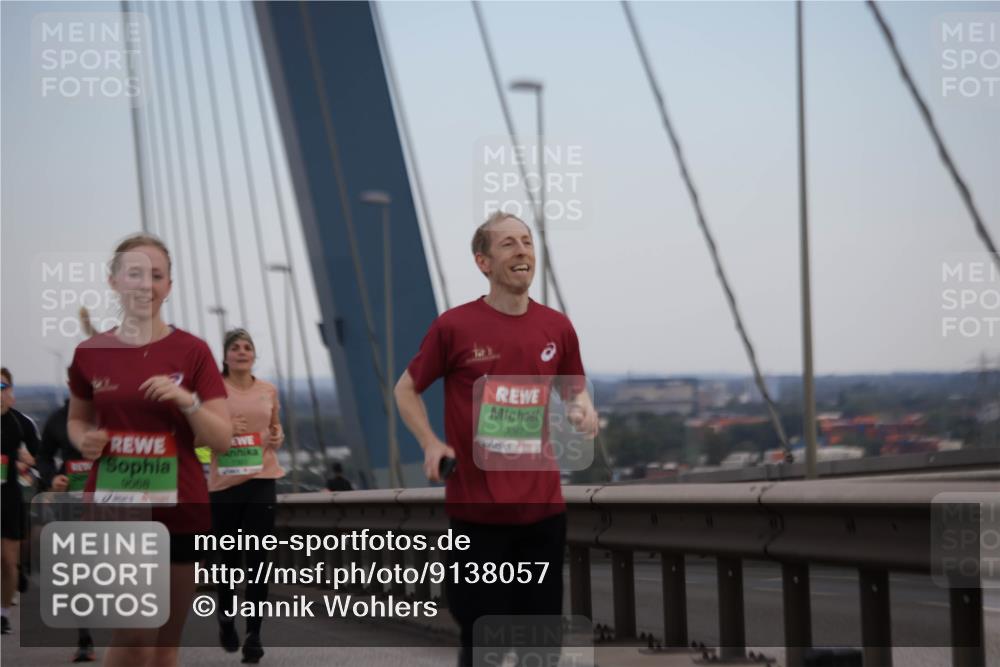 03.10.2025 - Köhlbrandbrückenlauf Jannik Wohlers http://msf.ph/oto/9138057 03.10.2025 15:28:11 Position 1 9067 meine-sportfotos.de