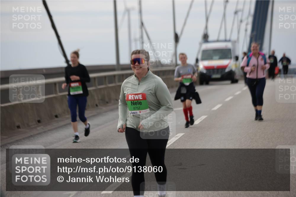 03.10.2025 - Köhlbrandbrückenlauf Jannik Wohlers http://msf.ph/oto/9138060 03.10.2025 16:08:10 Position 1 8757 meine-sportfotos.de