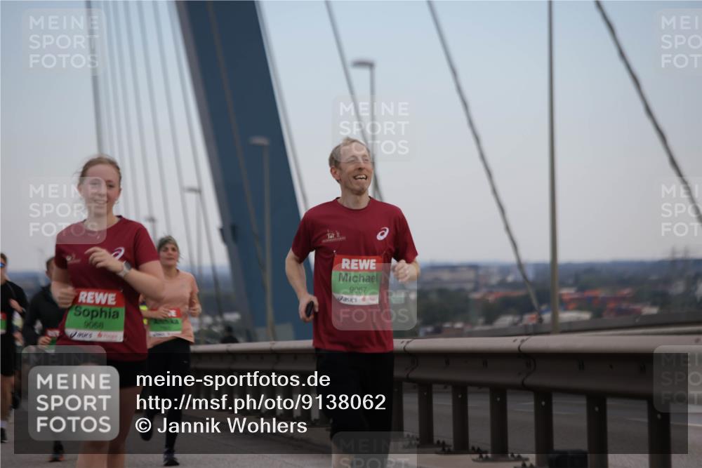 03.10.2025 - Köhlbrandbrückenlauf Jannik Wohlers http://msf.ph/oto/9138062 03.10.2025 15:28:11 Position 1 9068, 9067 meine-sportfotos.de