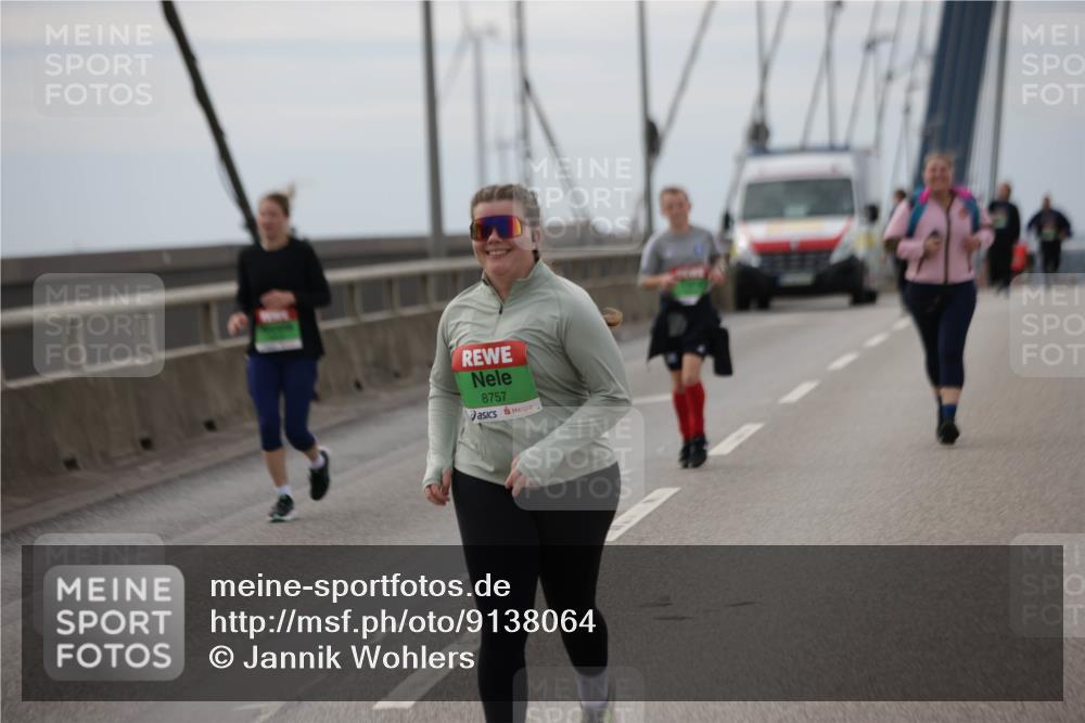 03.10.2025 - Köhlbrandbrückenlauf Jannik Wohlers http://msf.ph/oto/9138064 03.10.2025 16:08:10 Position 1 8757 meine-sportfotos.de
