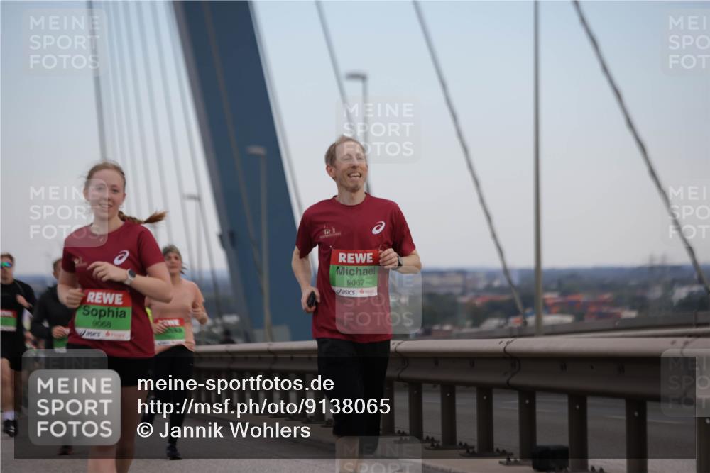 03.10.2025 - Köhlbrandbrückenlauf Jannik Wohlers http://msf.ph/oto/9138065 03.10.2025 15:28:12 Position 1 9068, 9067 meine-sportfotos.de