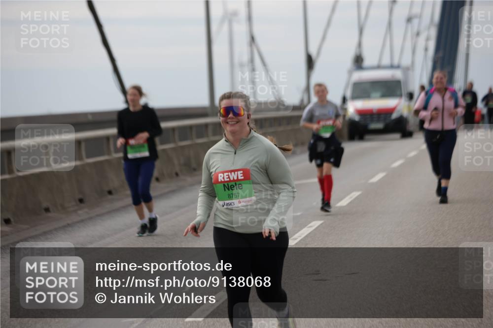 03.10.2025 - Köhlbrandbrückenlauf Jannik Wohlers http://msf.ph/oto/9138068 03.10.2025 16:08:10 Position 1 8757 meine-sportfotos.de