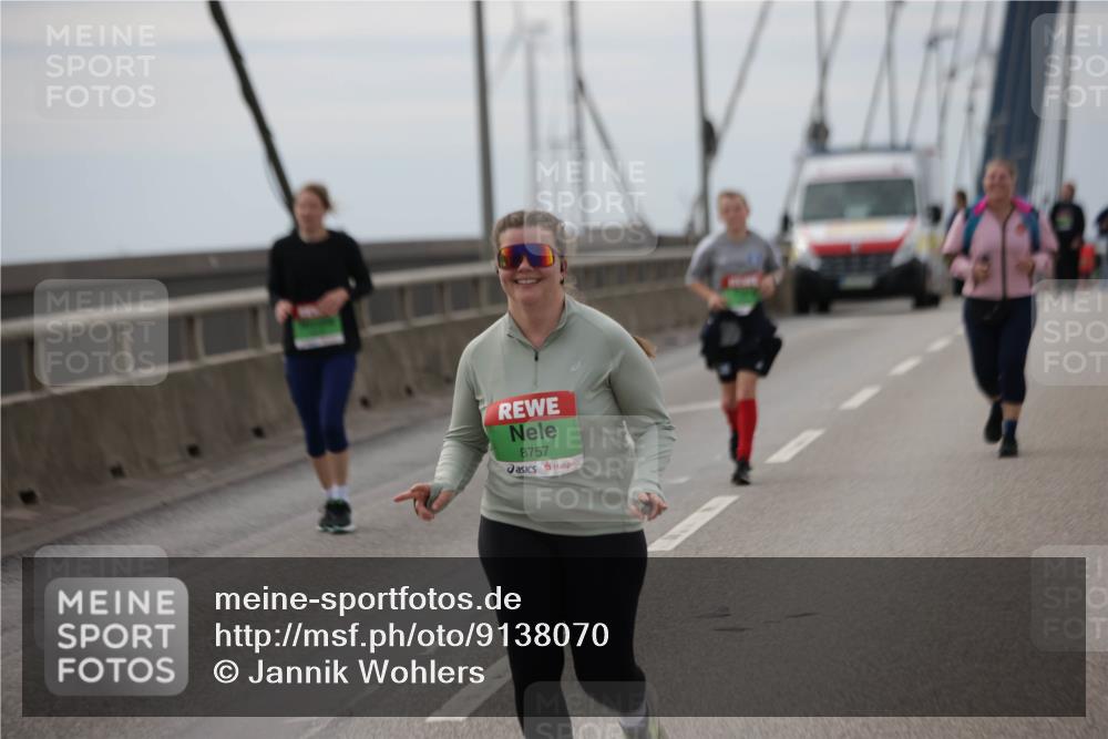 03.10.2025 - Köhlbrandbrückenlauf Jannik Wohlers http://msf.ph/oto/9138070 03.10.2025 16:08:11 Position 1 8757 meine-sportfotos.de
