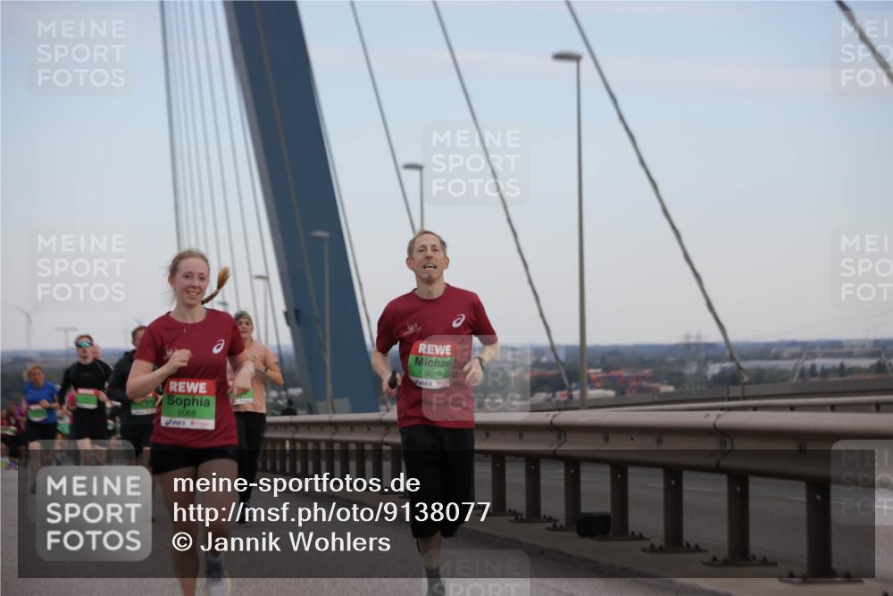 03.10.2025 - Köhlbrandbrückenlauf Jannik Wohlers http://msf.ph/oto/9138077 03.10.2025 15:28:12 Position 1 9068, 9067 meine-sportfotos.de