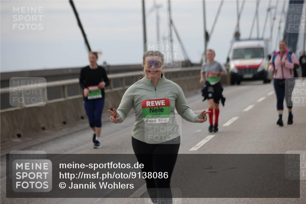 03.10.2025 - Köhlbrandbrückenlauf Jannik Wohlers http://msf.ph/oto/9138086 03.10.2025 16:08:11 Position 1 8757 meine-sportfotos.de