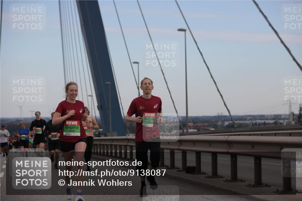 03.10.2025 - Köhlbrandbrückenlauf Jannik Wohlers http://msf.ph/oto/9138087 03.10.2025 15:28:12 Position 1 9068, 9067 meine-sportfotos.de
