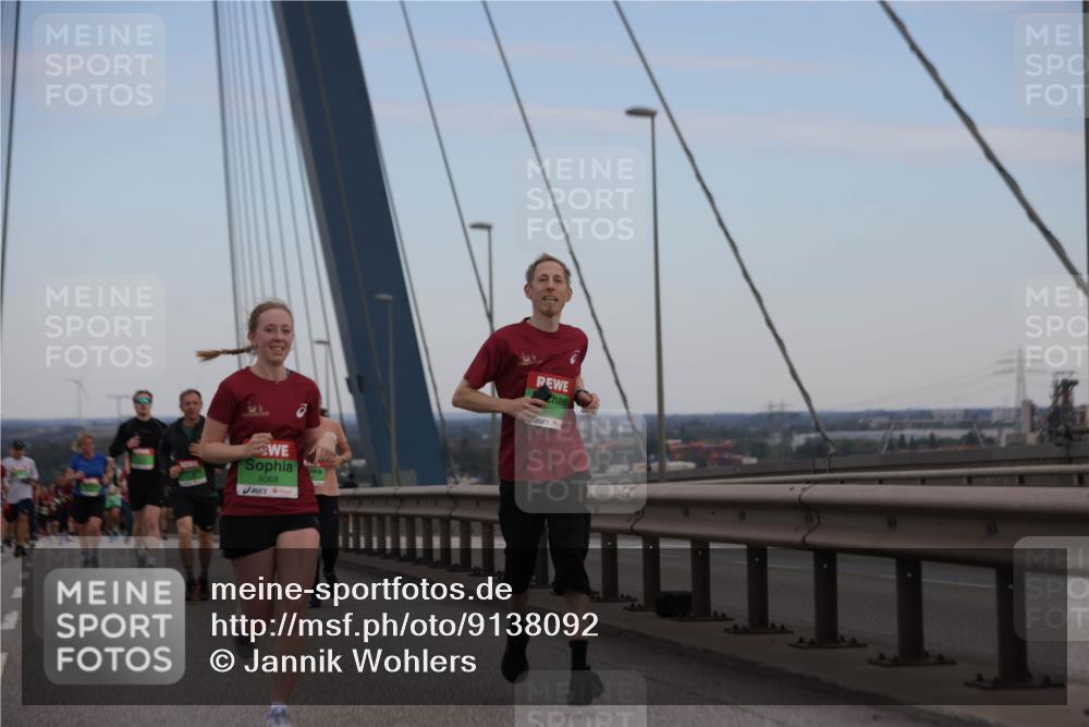 03.10.2025 - Köhlbrandbrückenlauf Jannik Wohlers http://msf.ph/oto/9138092 03.10.2025 15:28:12 Position 1 9068, 9067 meine-sportfotos.de