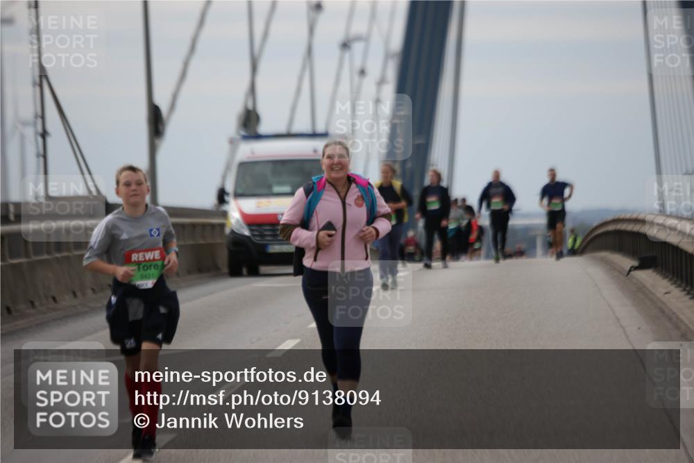 03.10.2025 - Köhlbrandbrückenlauf Jannik Wohlers http://msf.ph/oto/9138094 03.10.2025 16:08:12 Position 1 8421 meine-sportfotos.de