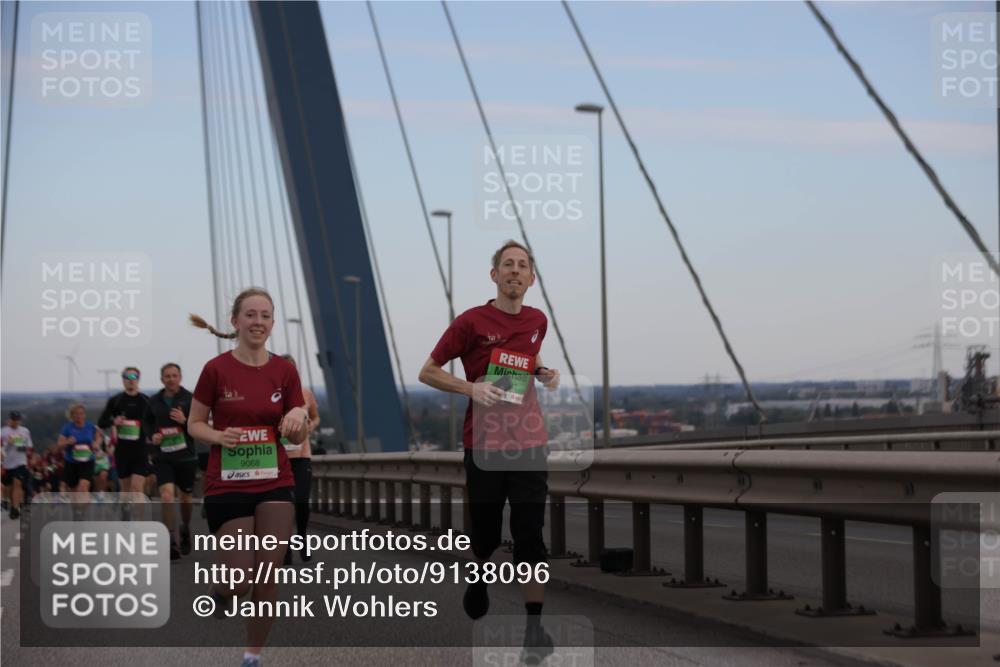 03.10.2025 - Köhlbrandbrückenlauf Jannik Wohlers http://msf.ph/oto/9138096 03.10.2025 15:28:12 Position 1 9068 meine-sportfotos.de