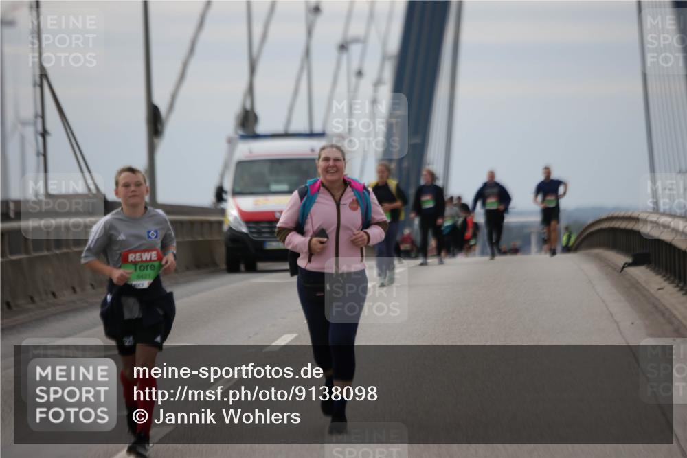 03.10.2025 - Köhlbrandbrückenlauf Jannik Wohlers http://msf.ph/oto/9138098 03.10.2025 16:08:12 Position 1 8421 meine-sportfotos.de