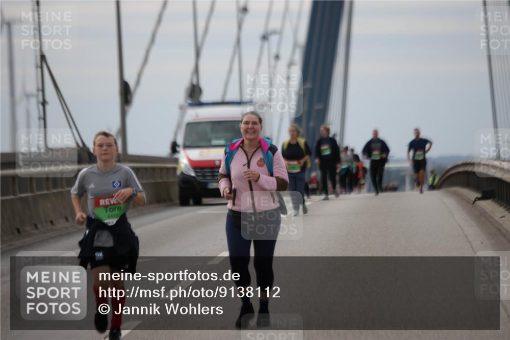 03.10.2025 - Köhlbrandbrückenlauf Jannik Wohlers http://msf.ph/oto/9138112 03.10.2025 16:08:12 Position 1 22, 8421 meine-sportfotos.de