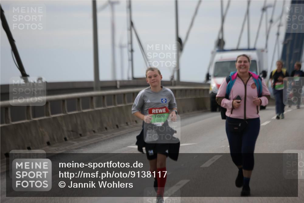 03.10.2025 - Köhlbrandbrückenlauf Jannik Wohlers http://msf.ph/oto/9138117 03.10.2025 16:08:13 Position 1 8421 meine-sportfotos.de