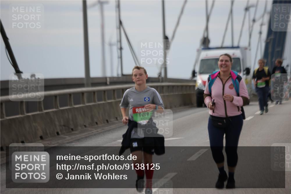 03.10.2025 - Köhlbrandbrückenlauf Jannik Wohlers http://msf.ph/oto/9138125 03.10.2025 16:08:13 Position 1 8421 meine-sportfotos.de