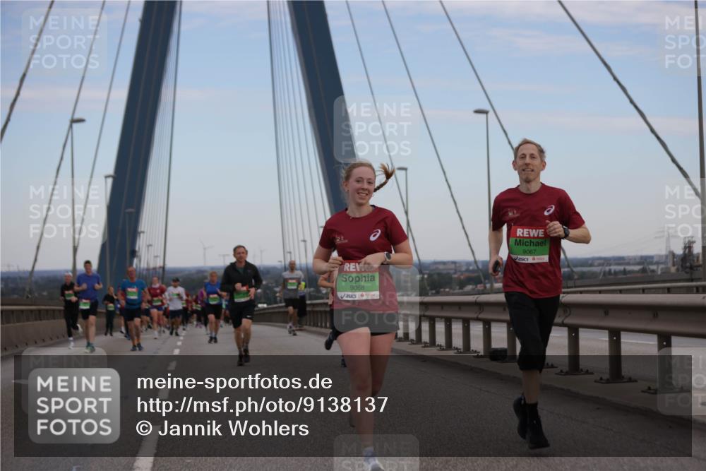03.10.2025 - Köhlbrandbrückenlauf Jannik Wohlers http://msf.ph/oto/9138137 03.10.2025 15:28:13 Position 1 9068, 9067 meine-sportfotos.de