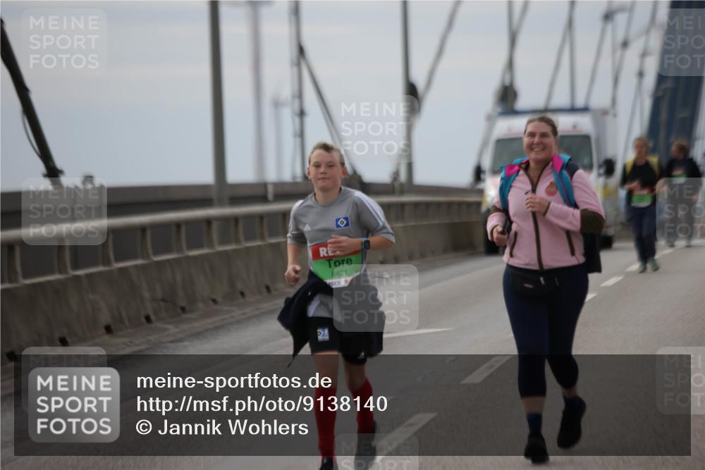 03.10.2025 - Köhlbrandbrückenlauf Jannik Wohlers http://msf.ph/oto/9138140 03.10.2025 16:08:13 Position 1 8421 meine-sportfotos.de