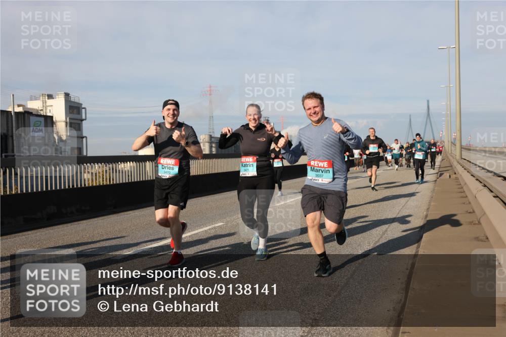 03.10.2025 - Köhlbrandbrückenlauf Lena Gebhardt http://msf.ph/oto/9138141 03.10.2025 09:55:55 Position 2 3037, 3471, 3470 meine-sportfotos.de