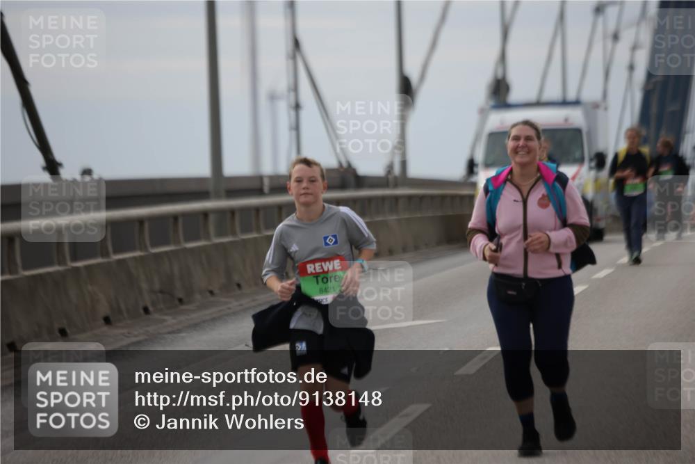 03.10.2025 - Köhlbrandbrückenlauf Jannik Wohlers http://msf.ph/oto/9138148 03.10.2025 16:08:13 Position 1 8421 meine-sportfotos.de