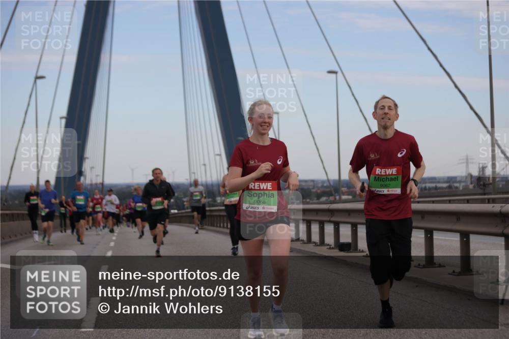 03.10.2025 - Köhlbrandbrückenlauf Jannik Wohlers http://msf.ph/oto/9138155 03.10.2025 15:28:13 Position 1 9068, 9067 meine-sportfotos.de