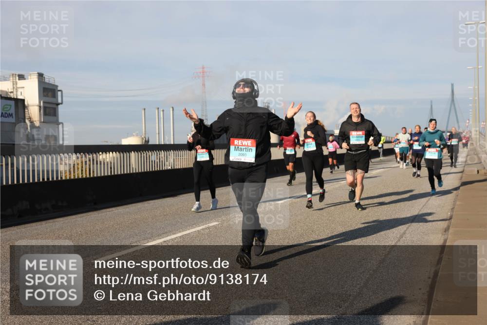 03.10.2025 - Köhlbrandbrückenlauf Lena Gebhardt http://msf.ph/oto/9138174 03.10.2025 09:55:57 Position 2 2093 meine-sportfotos.de