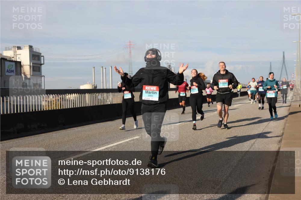 03.10.2025 - Köhlbrandbrückenlauf Lena Gebhardt http://msf.ph/oto/9138176 03.10.2025 09:55:57 Position 2 334, 2093 meine-sportfotos.de
