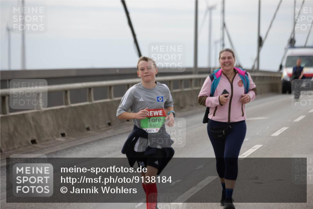 03.10.2025 - Köhlbrandbrückenlauf Jannik Wohlers http://msf.ph/oto/9138184 03.10.2025 16:08:15 Position 1 8421 meine-sportfotos.de