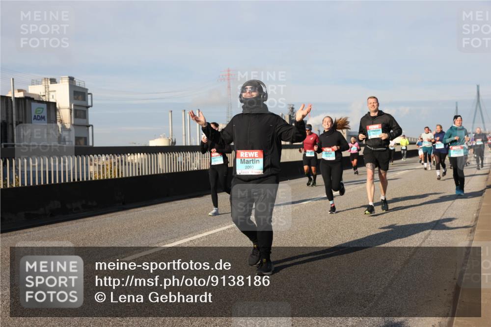 03.10.2025 - Köhlbrandbrückenlauf Lena Gebhardt http://msf.ph/oto/9138186 03.10.2025 09:55:57 Position 2 2093 meine-sportfotos.de