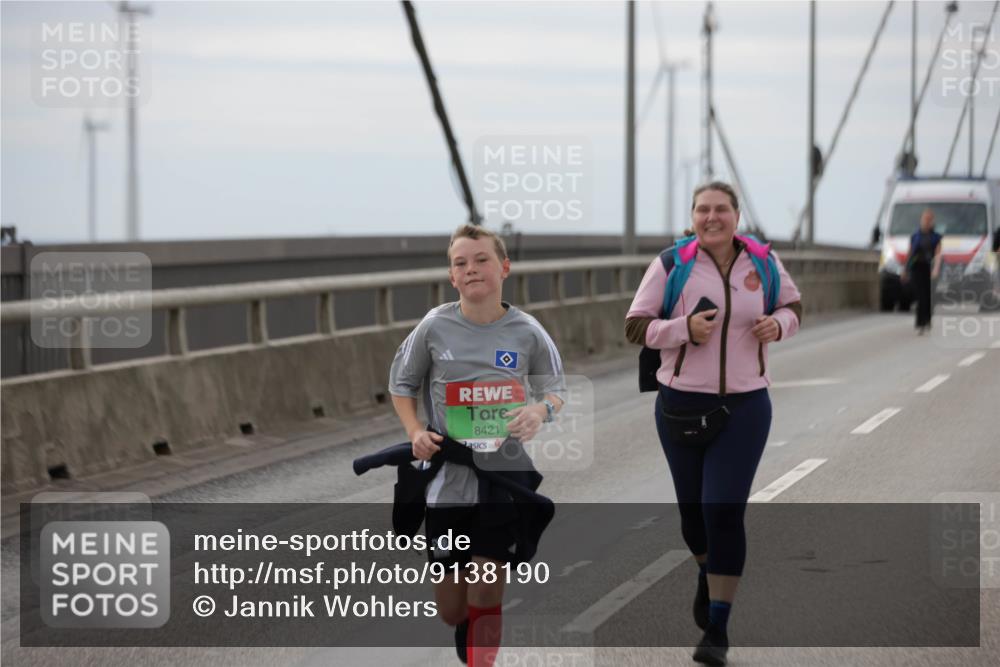 03.10.2025 - Köhlbrandbrückenlauf Jannik Wohlers http://msf.ph/oto/9138190 03.10.2025 16:08:15 Position 1 8421 meine-sportfotos.de