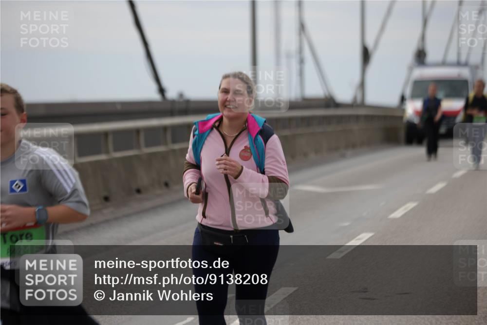 03.10.2025 - Köhlbrandbrückenlauf Jannik Wohlers http://msf.ph/oto/9138208 03.10.2025 16:08:16 Position 1 8421 meine-sportfotos.de