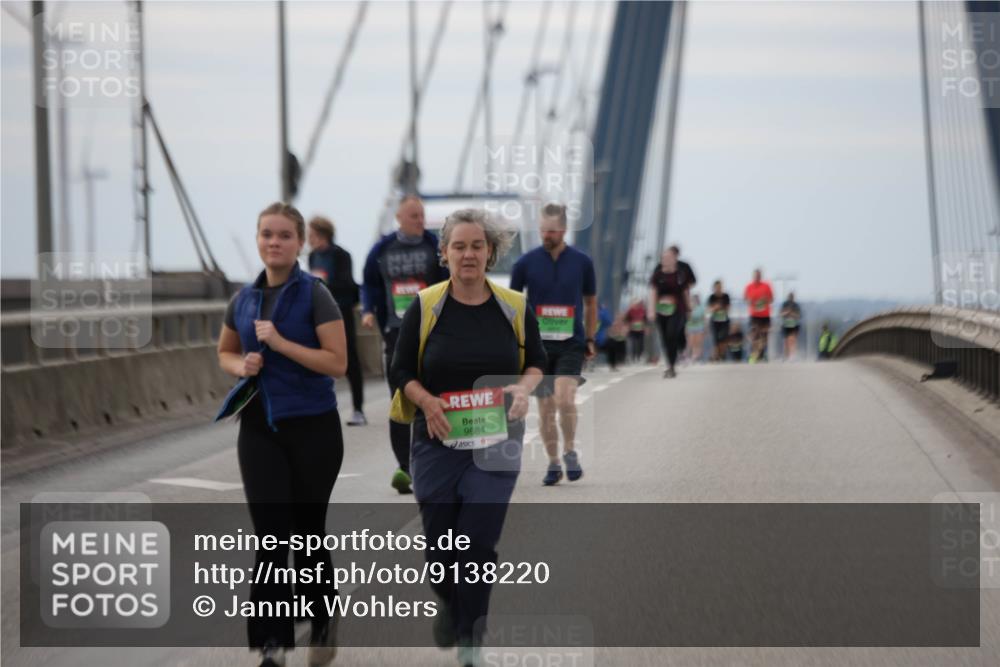 03.10.2025 - Köhlbrandbrückenlauf Jannik Wohlers http://msf.ph/oto/9138220 03.10.2025 16:08:29 Position 1 9684 meine-sportfotos.de