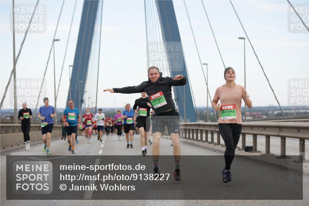 03.10.2025 - Köhlbrandbrückenlauf Jannik Wohlers http://msf.ph/oto/9138227 03.10.2025 15:28:16 Position 1 7576, 7393 meine-sportfotos.de