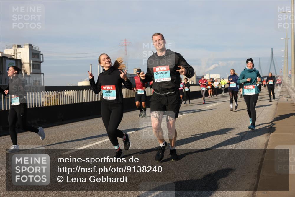 03.10.2025 - Köhlbrandbrückenlauf Lena Gebhardt http://msf.ph/oto/9138240 03.10.2025 09:55:59 Position 2 3134, 3473 meine-sportfotos.de